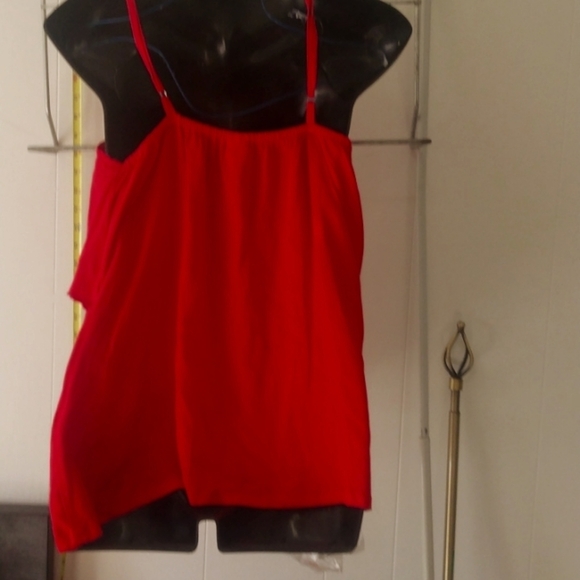 Signature Imports Red top L - Picture 3 of 4